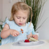 Komplet naczyń silikonowych Mini Feeding Set pastelowa szarość EZPZ - obrazek 9