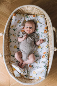 wyprawka dla niemowlaka łóżeczko niemowlę produkty dla noworodka