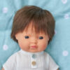 Lalka chłopiec Europejczyk | Brązowe włosy | 38cm Miniland Doll - obrazek 2