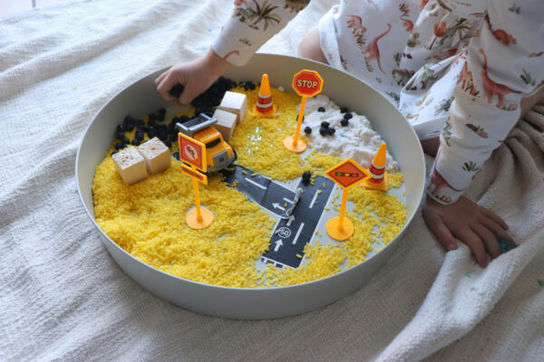 Tacka sensoryczna Play Tray Sage 2w1 pojemnik KOLORY Jellystone - obrazek 9