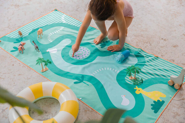 Dwustronny ręcznik plażowy PlayTowels M (140 x 70cm) Safari QUUT - obrazek 3