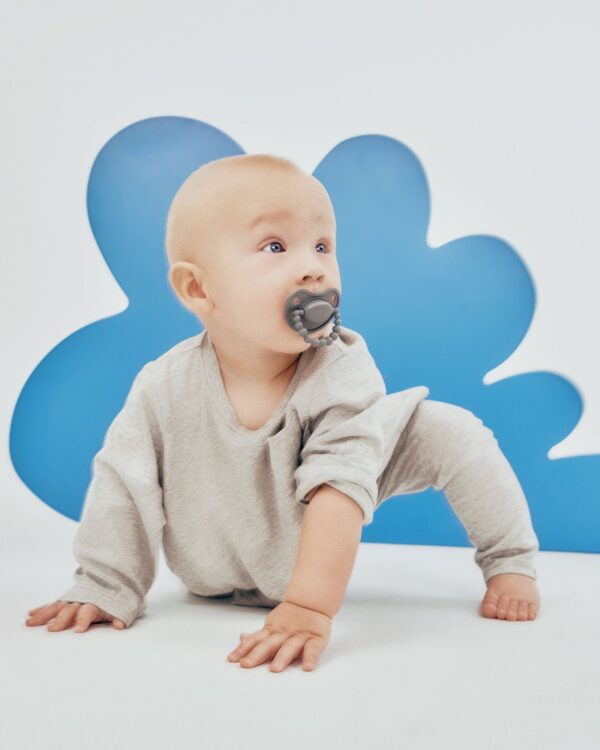 Smoczek pozycjonujący Lovely Gray ROZMIARY LUU Kids - obrazek 3