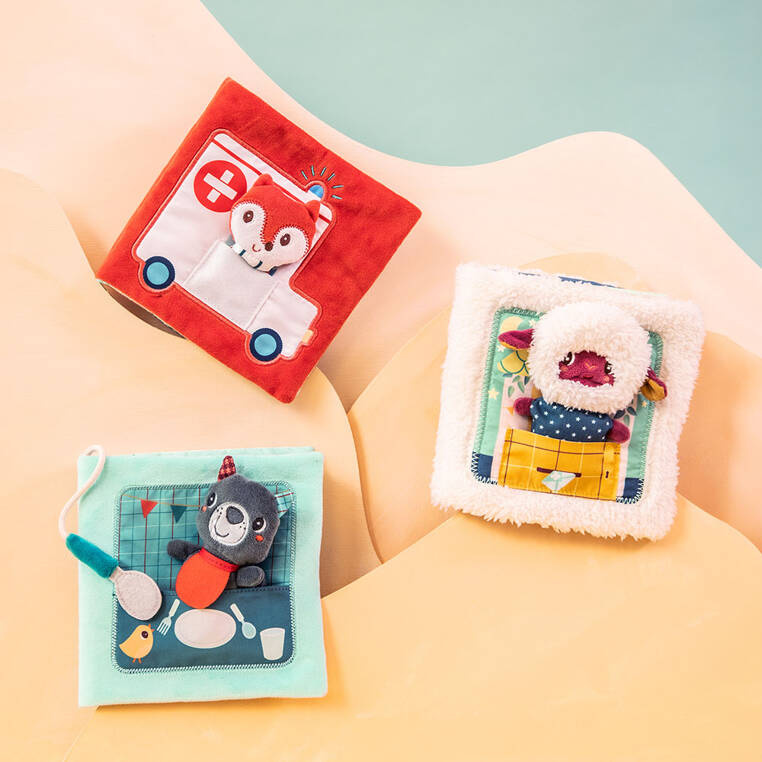 Książeczka aktywizująca z mini-przytulanką Smacznego! Wilk Louis 12 m+ LILLIPUTIENS - obrazek 5