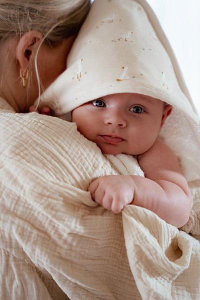 Bawełniany ręcznik z kapturem Little Goose 75 x 75 cm Little Dutch - obrazek 5