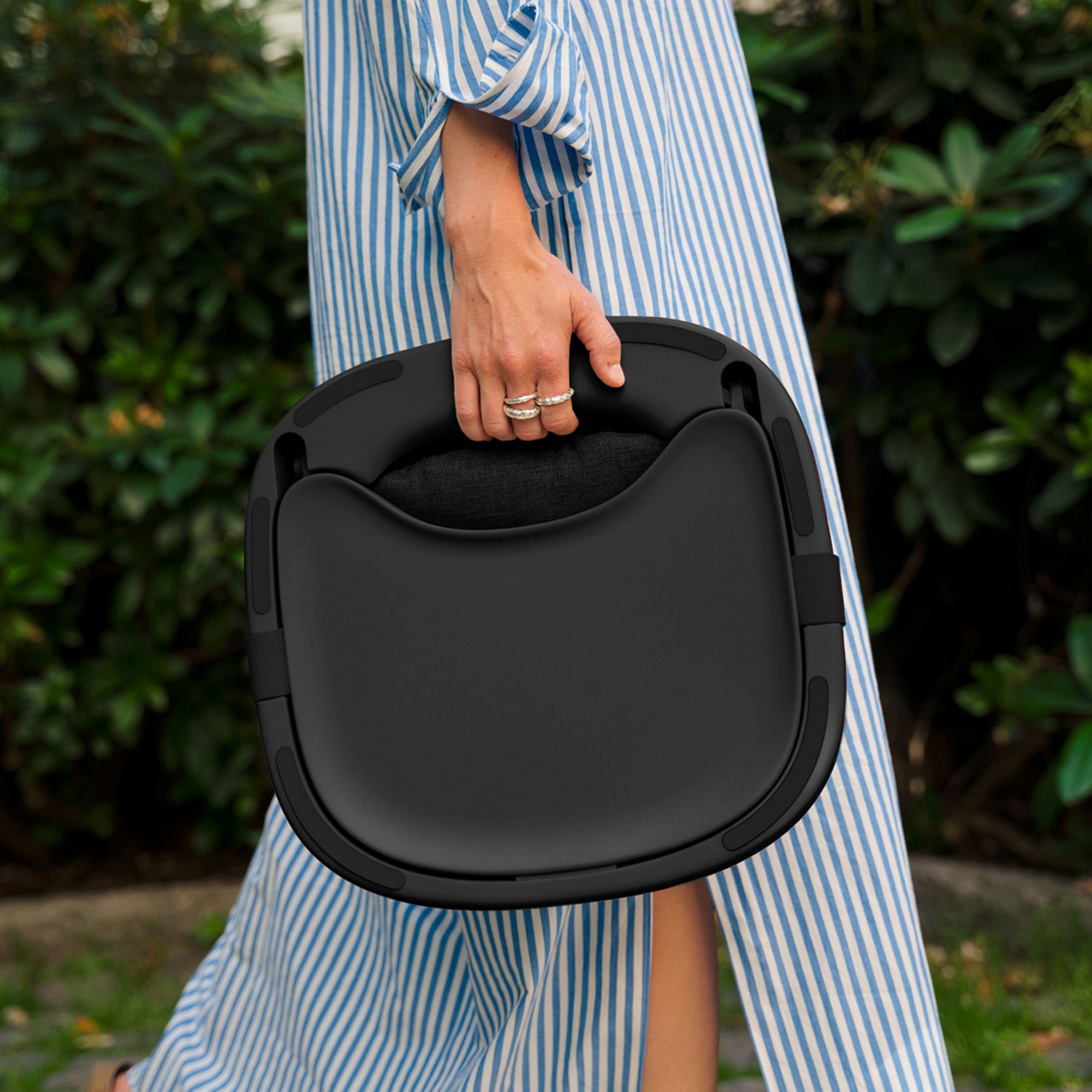 Przenośne krzesełko do karmienia - Charcoal Black Hannie - obrazek 3