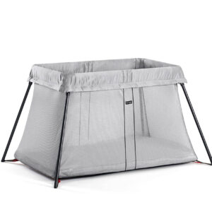 Łóżeczko turystyczne LIGHT - srebrny + prześcieradło BABYBJORN