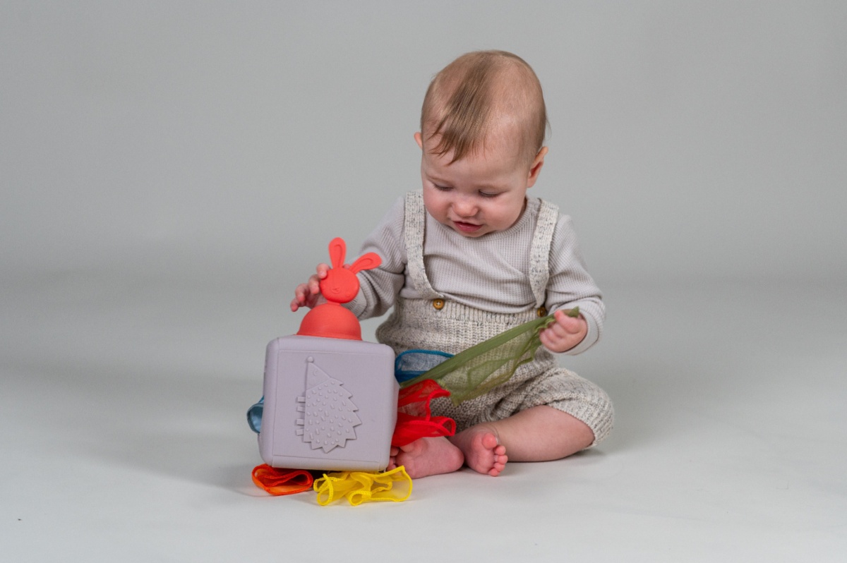 Pojemnik z Wyskakującymi Chusteczkami Taf Toys - obrazek 4